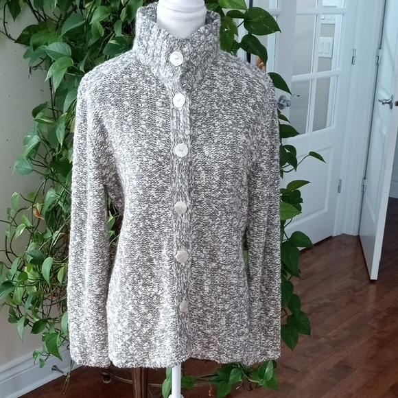 Chic Marled Button-Up Cardigan - Picture 2 of 10